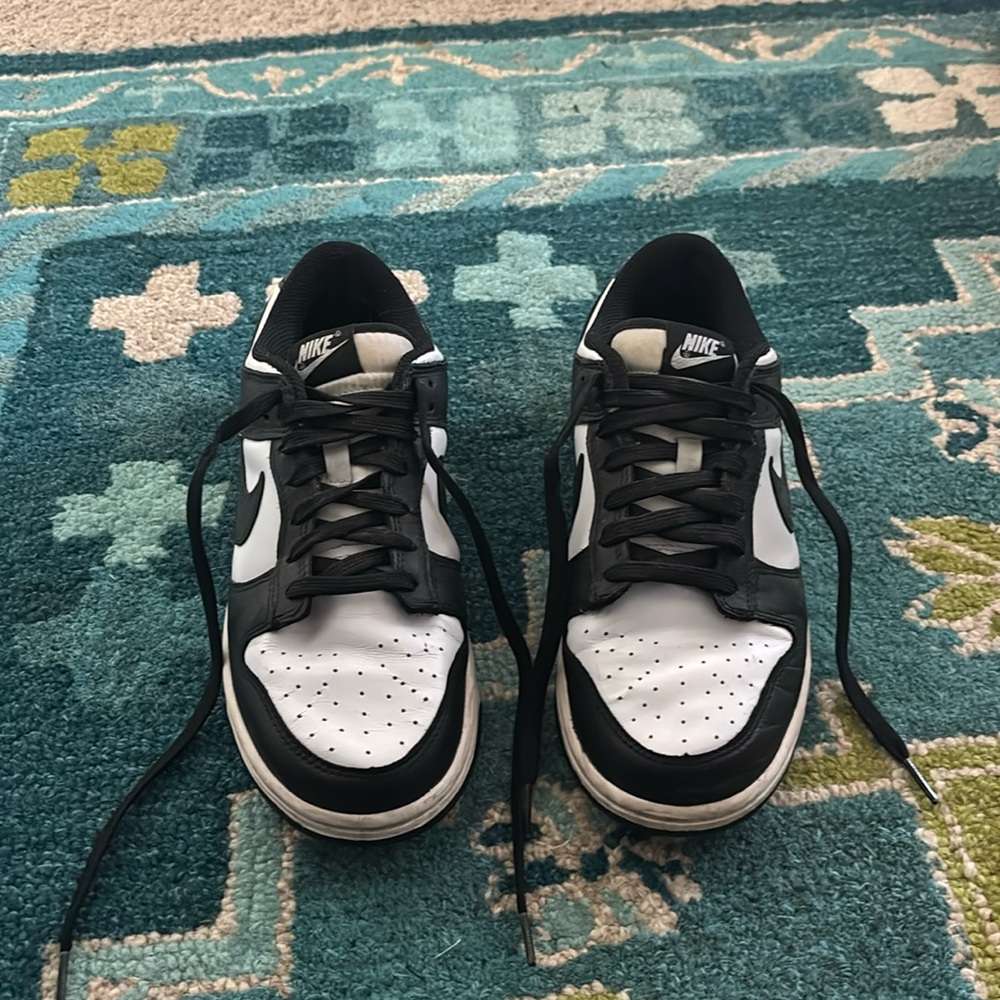 Women’s panda dunks black & white colorway, size 9.5